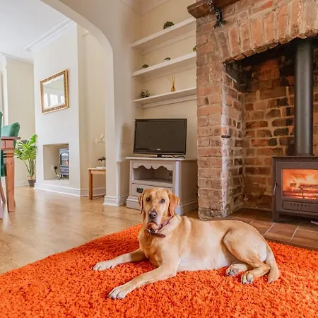 Strayside - Cosy Dog Friendly Sleeps 4. 5 Mins Walk To Hospital And 15 Mins Walk To Town Centre 哈罗盖特