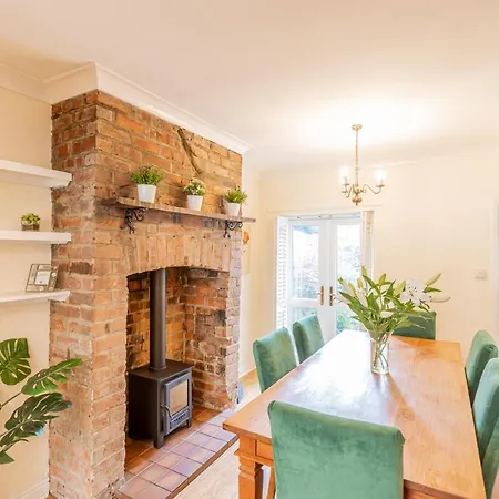 Strayside - Cosy Dog Friendly Sleeps 4. 5 Mins Walk To Hospital And 15 Mins Walk To Town Centre 哈罗盖特