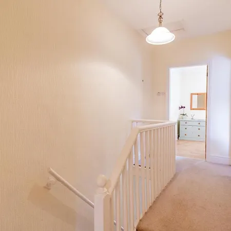 Strayside - Cosy Dog Friendly Sleeps 4. 5 Mins Walk To Hospital And 15 Mins Walk To Town Centre 哈罗盖特