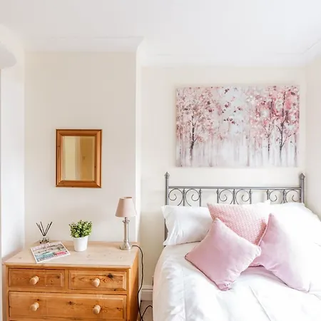 Strayside - Cosy Dog Friendly Sleeps 4. 5 Mins Walk To Hospital And 15 Mins Walk To Town Centre * 哈罗盖特
